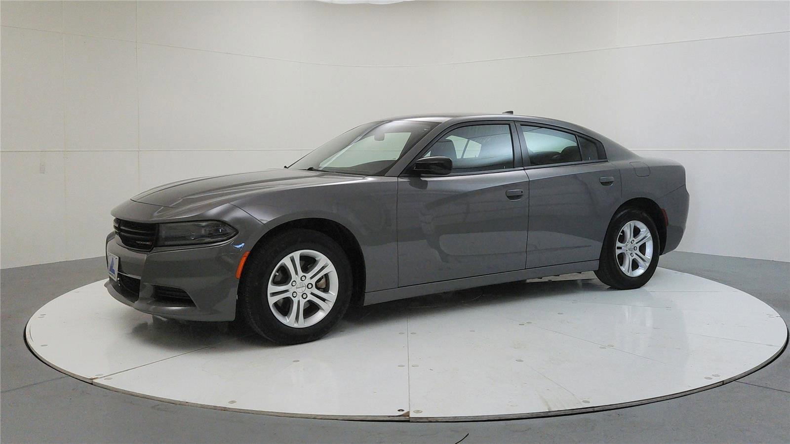 Used 2023 Dodge Charger SXT image 3
