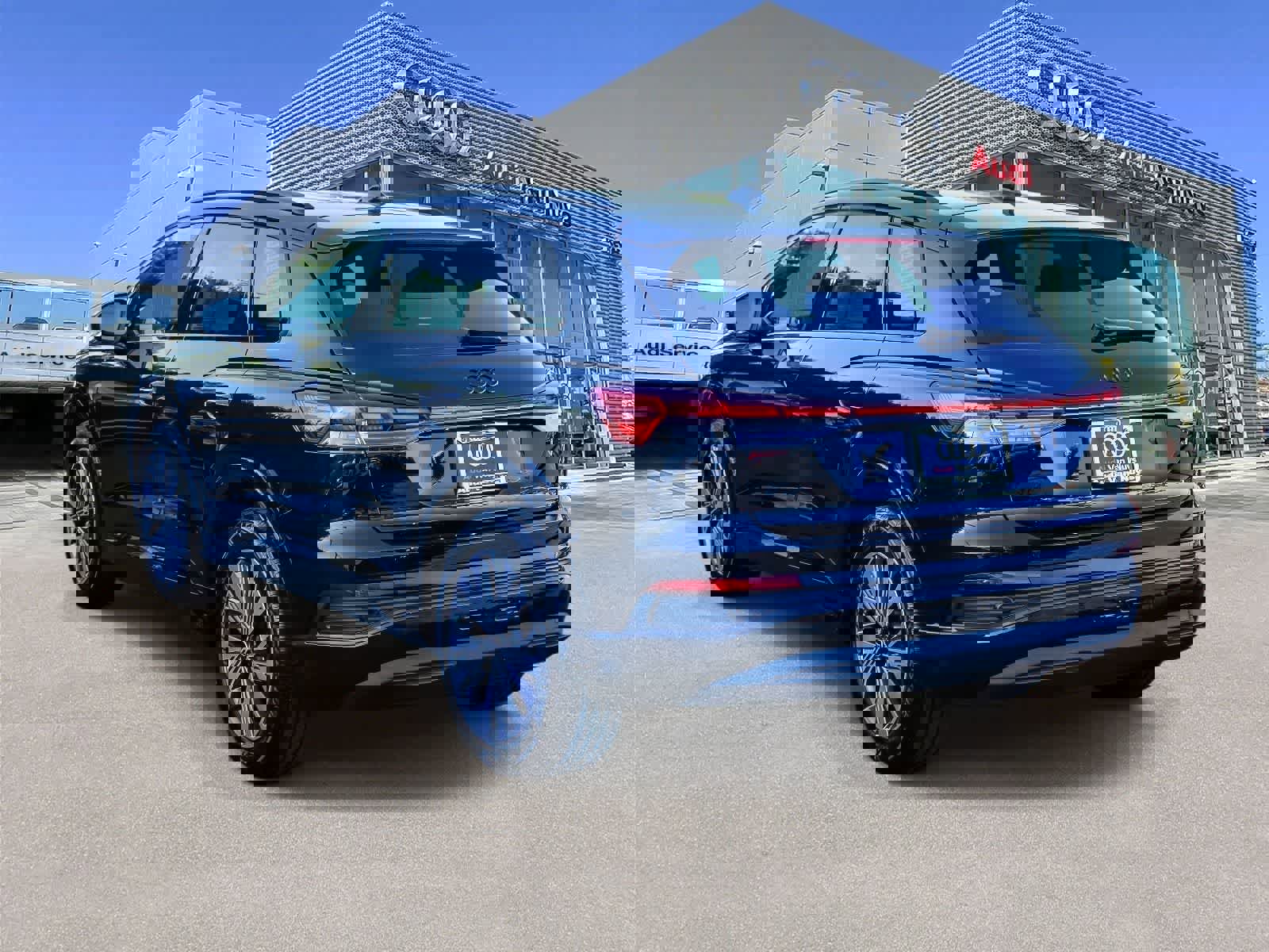 Used 2025 Audi Q4 e-tron Premium w/ Convenience Package image 2