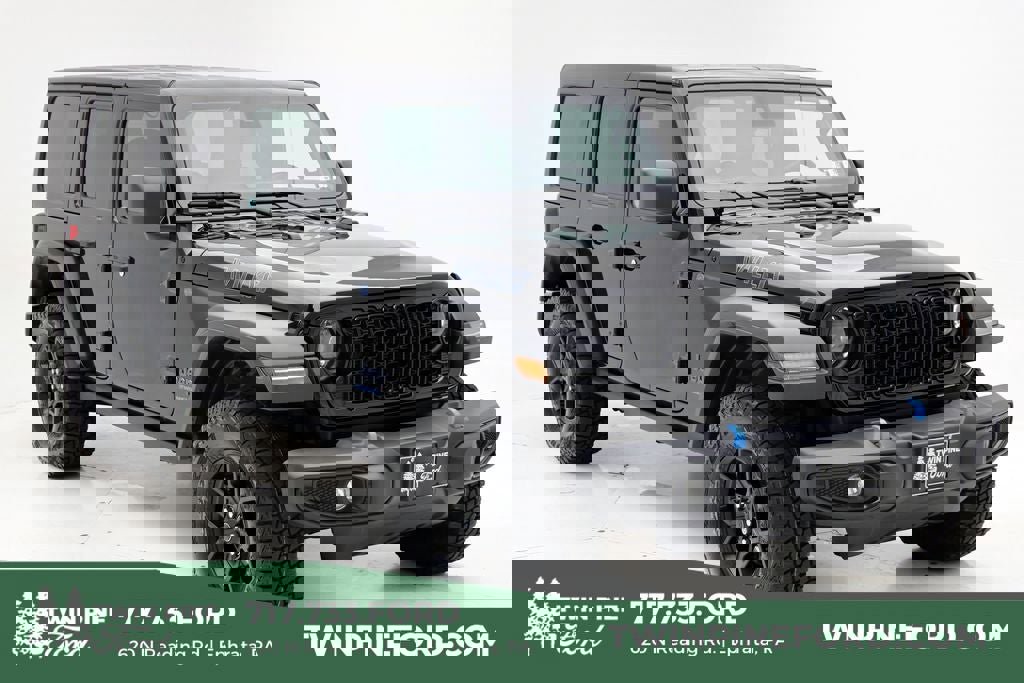 Used 2024 Jeep Wrangler Unlimited image 1