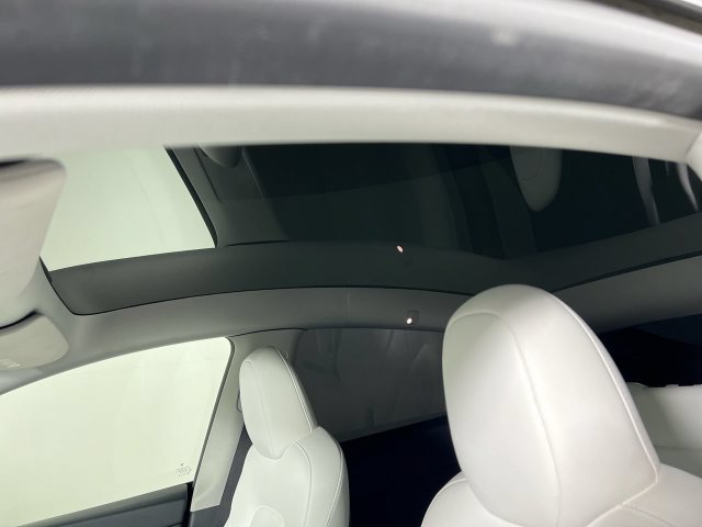 Used 2023 Tesla Model Y Long Range AWD/4WD image 17