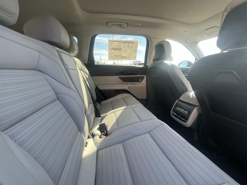 New 2026 Lincoln Nautilus Reserve image 15