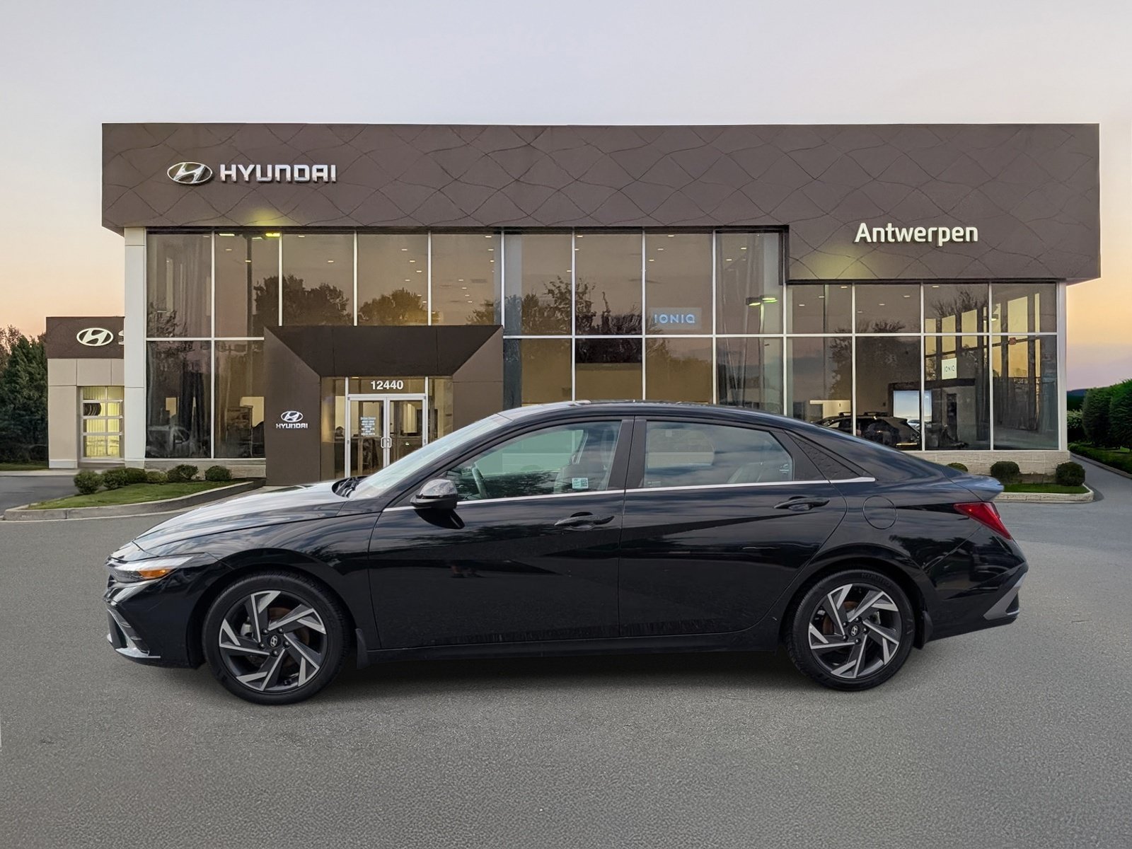 Used 2024 Hyundai Elantra SEL w/ Convenience Package FWD image 6