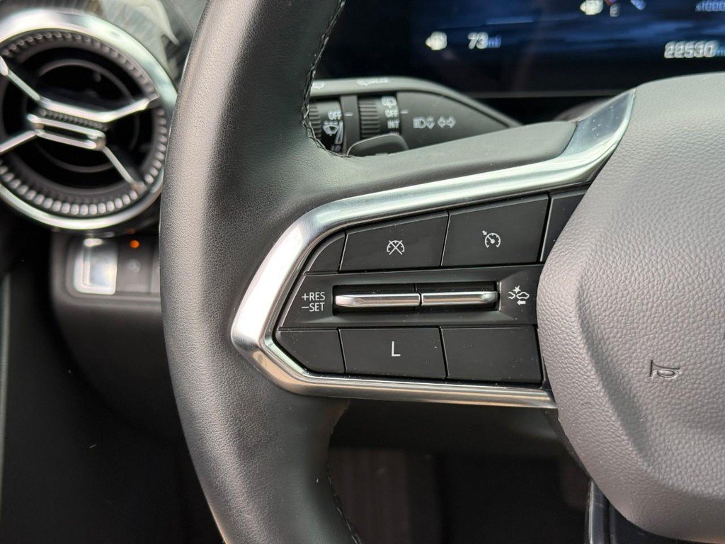 Used 2025 Chevrolet Equinox LT FWD image 19