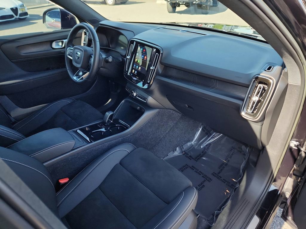 Used 2023 Volvo XC40 Recharge Plus AWD/4WD image 24