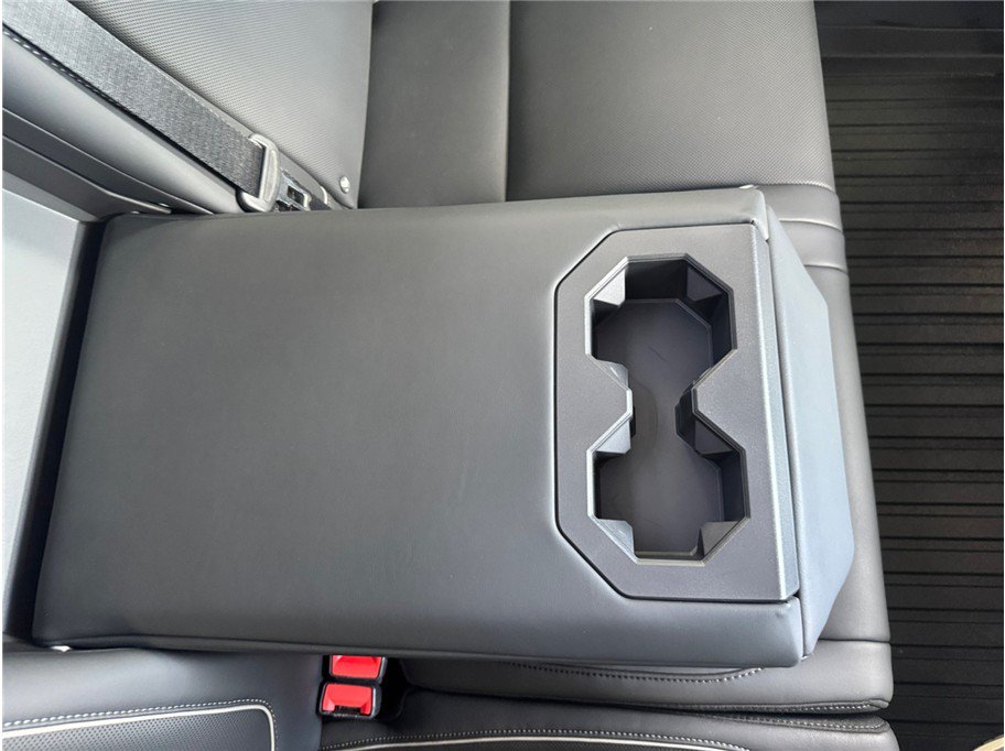 Used 2024 Tesla Cybertruck AWD Crew Cab image 43
