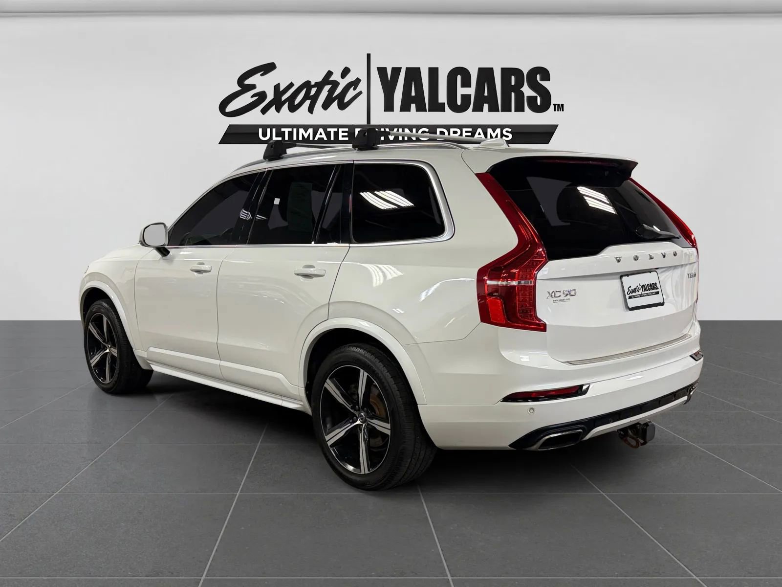 Used 2017 Volvo XC90 T6 R-Design w/ Vision Package image 3