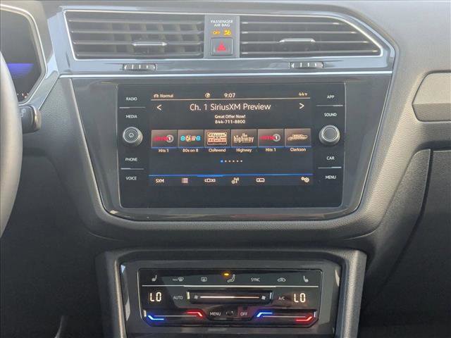 Used 2022 Volkswagen Tiguan SE image 12