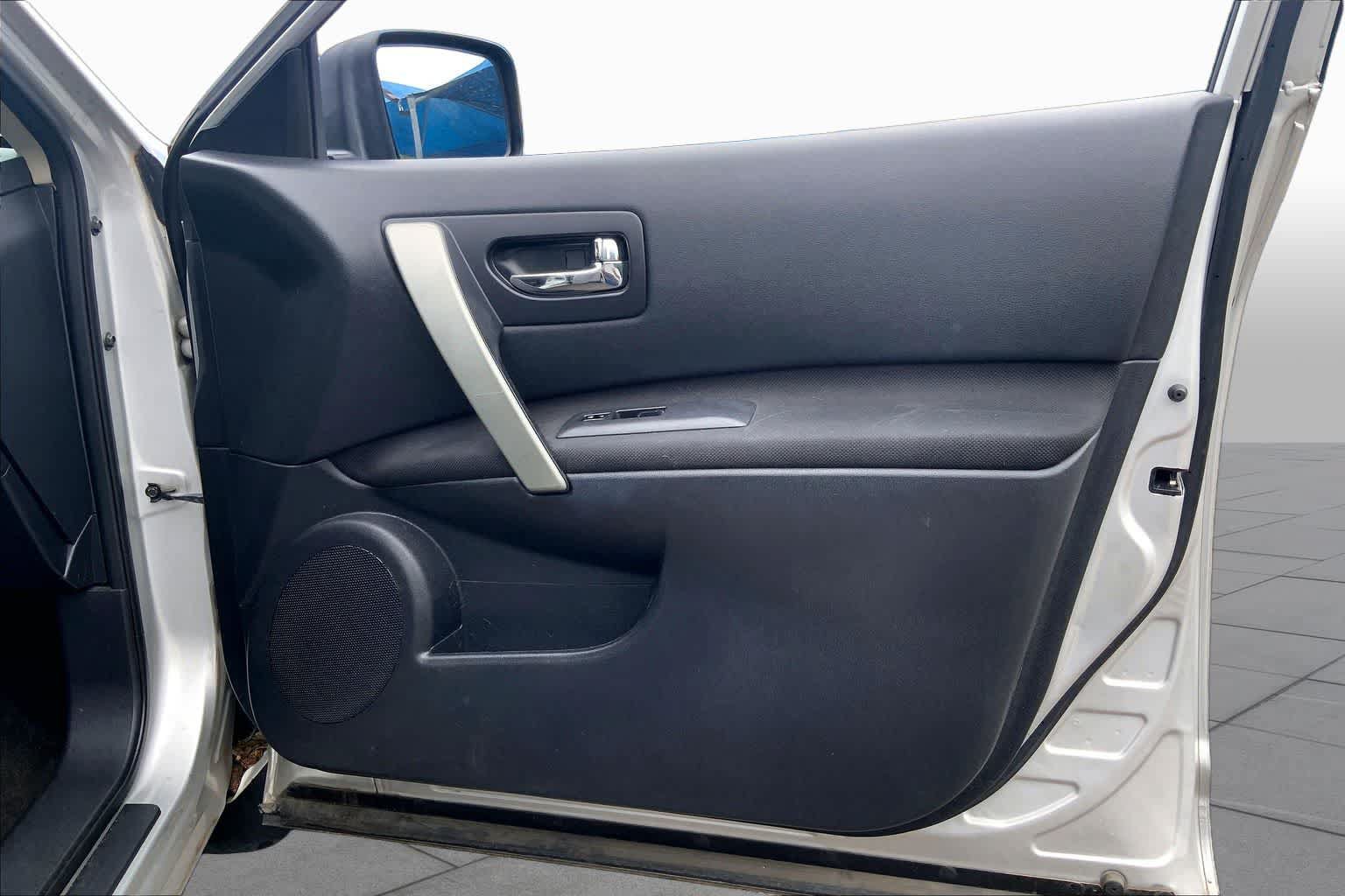 Used 2013 Nissan Rogue S FWD image 22