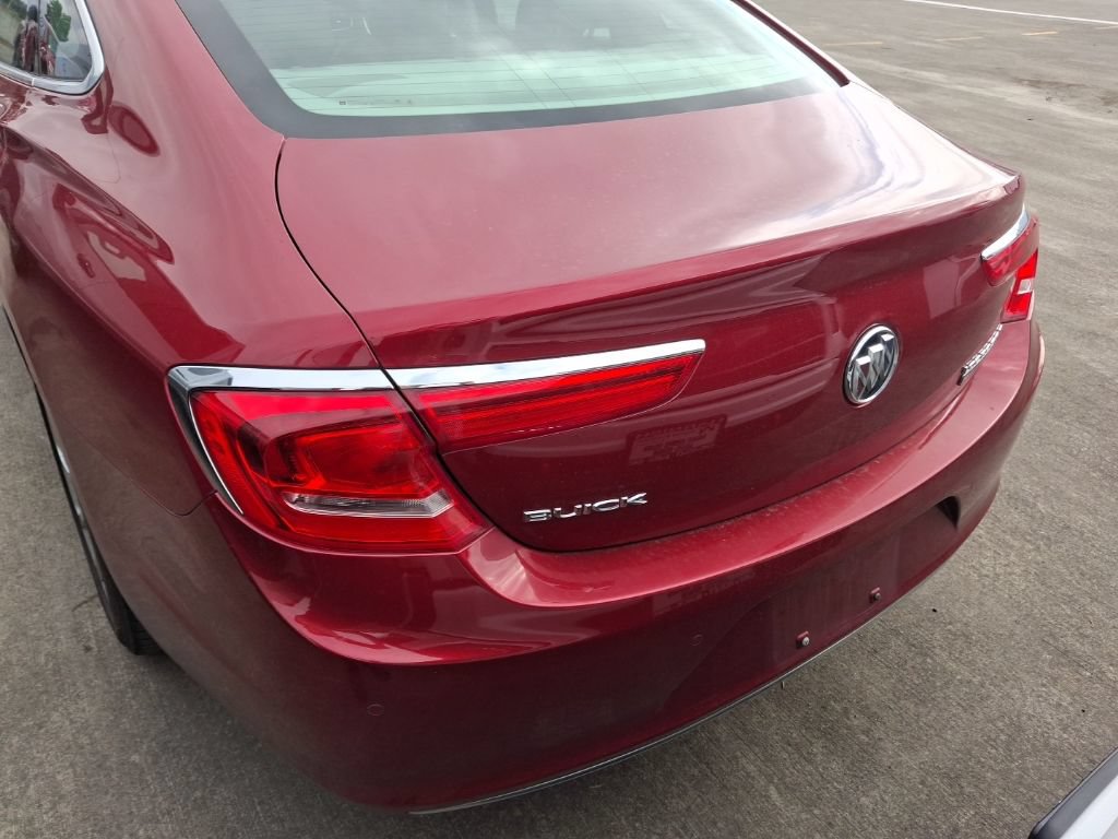 Used 2018 Buick LaCrosse Essence w/ Sun and Shade Package FWD image 7