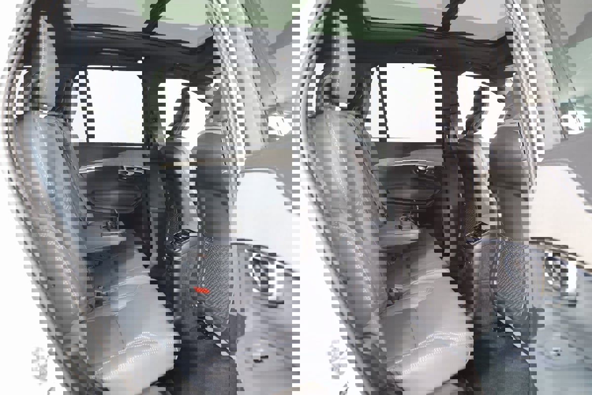 Used 2024 Volvo XC90 T8 Ultimate w/ Protection Package Premier image 15