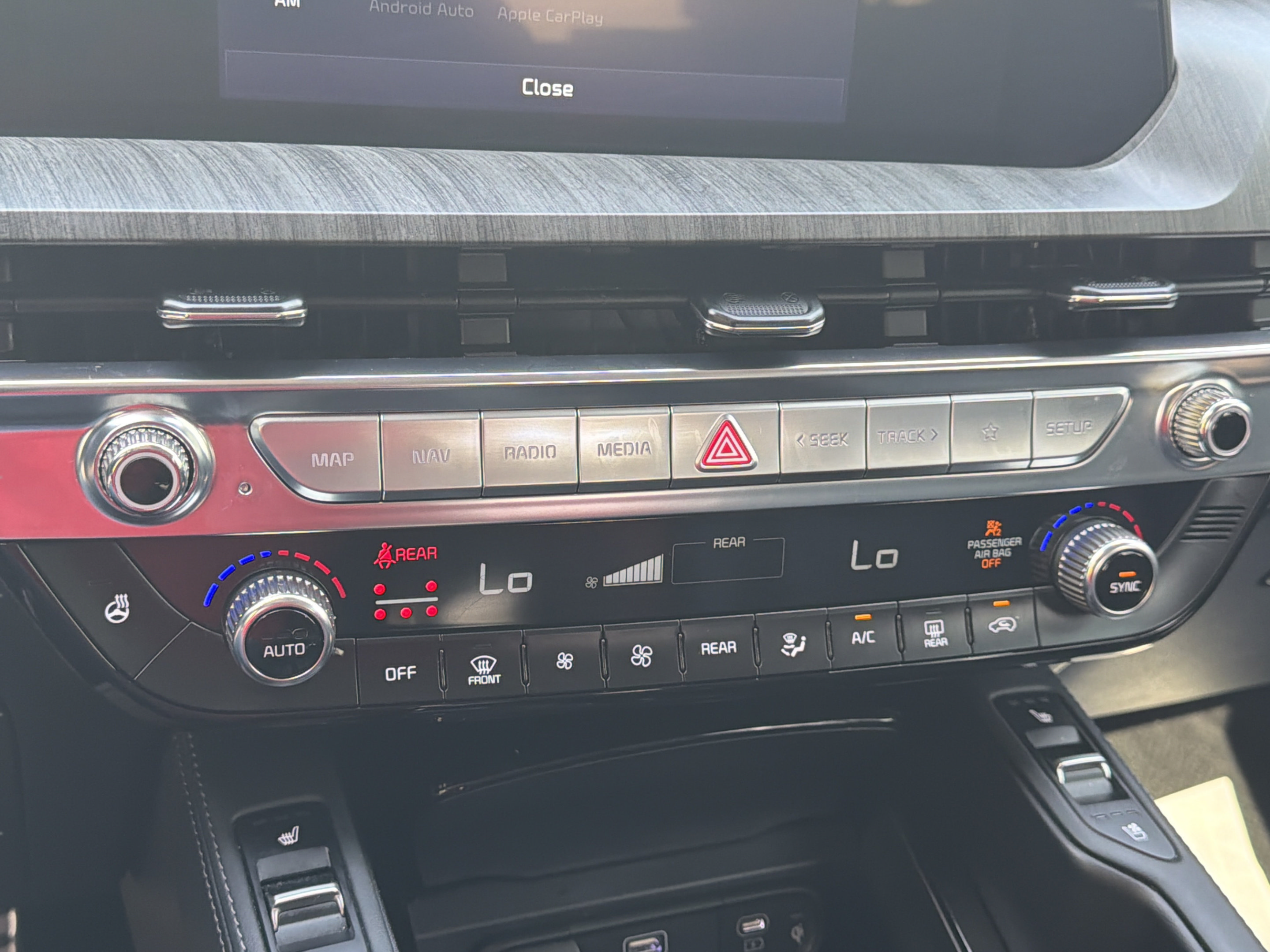 Certified 2024 Kia Telluride SX Prestige AWD/4WD image 17