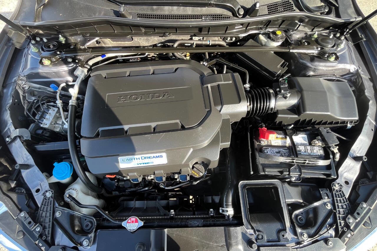 Used 2016 Honda Accord Touring image 19