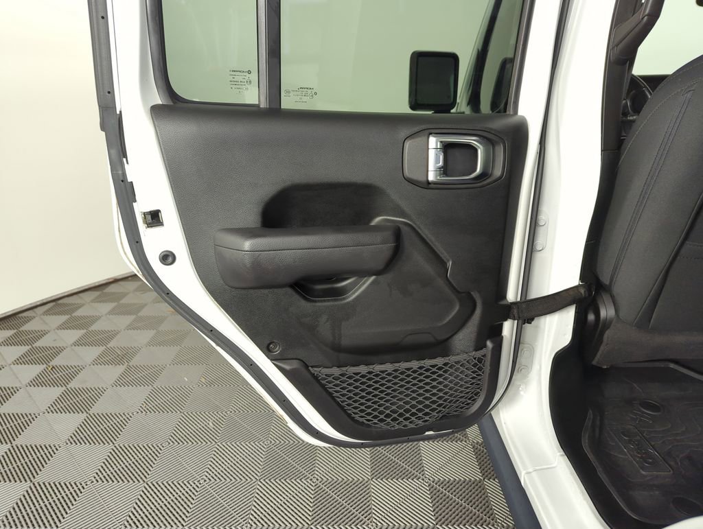 Used 2022 Jeep Gladiator Willys image 27