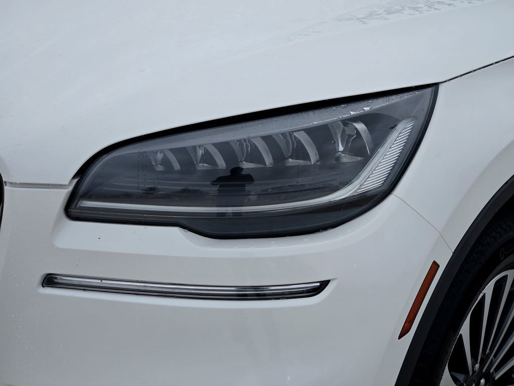 Used 2024 Lincoln Aviator Reserve AWD/4WD image 3