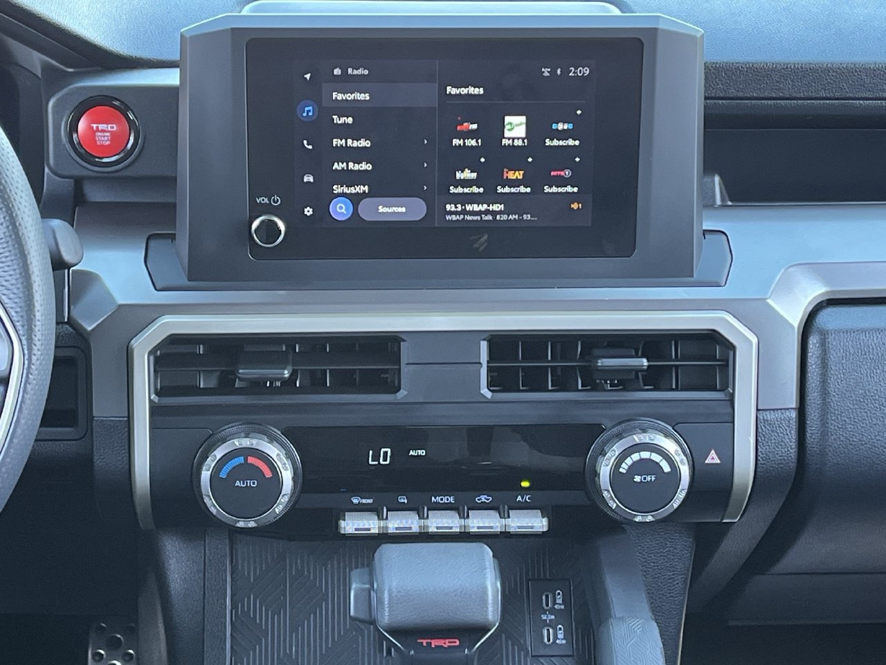 Used 2024 Toyota Tacoma TRD Sport AWD/4WD image 15