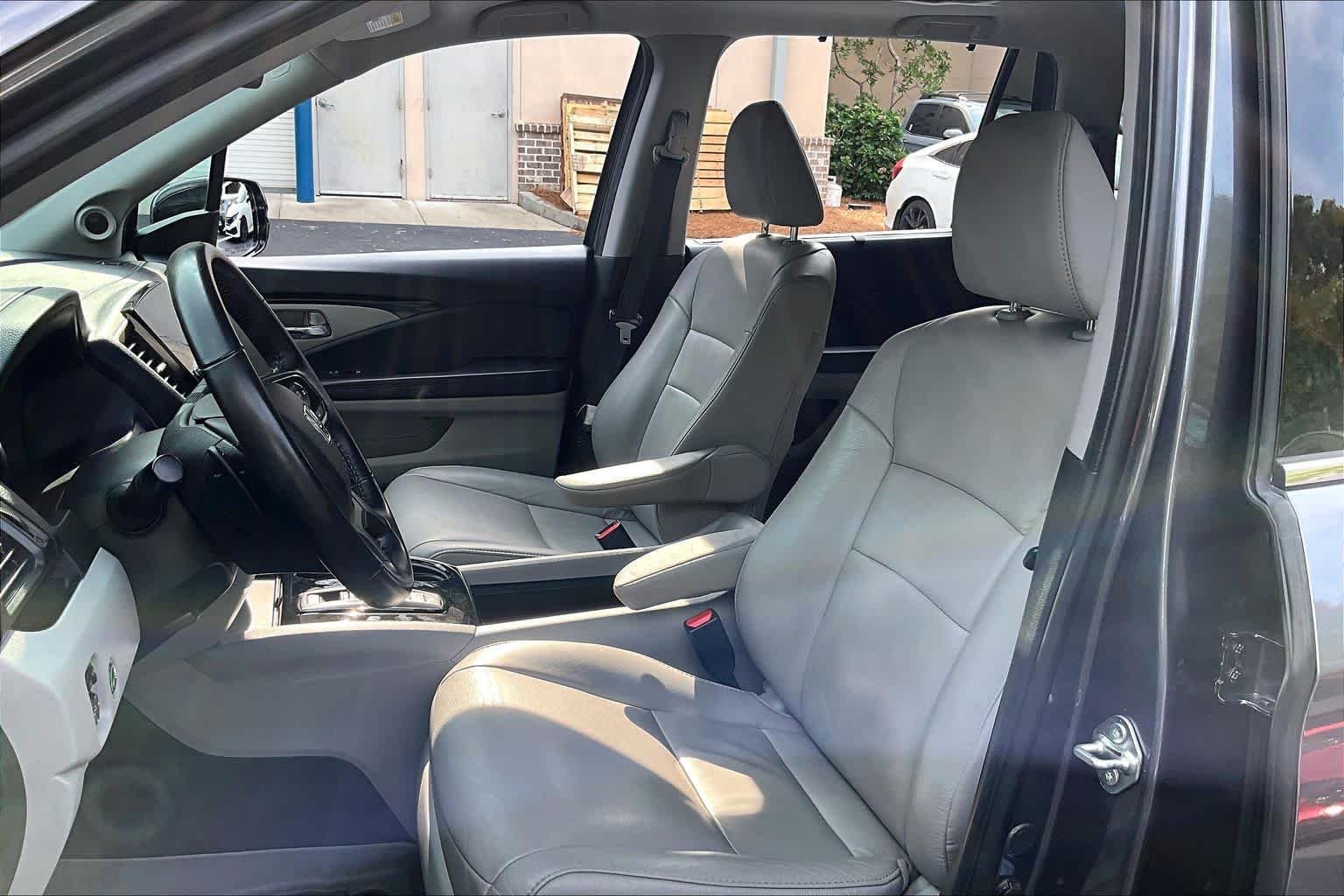 Used 2020 Honda Pilot Touring image 8