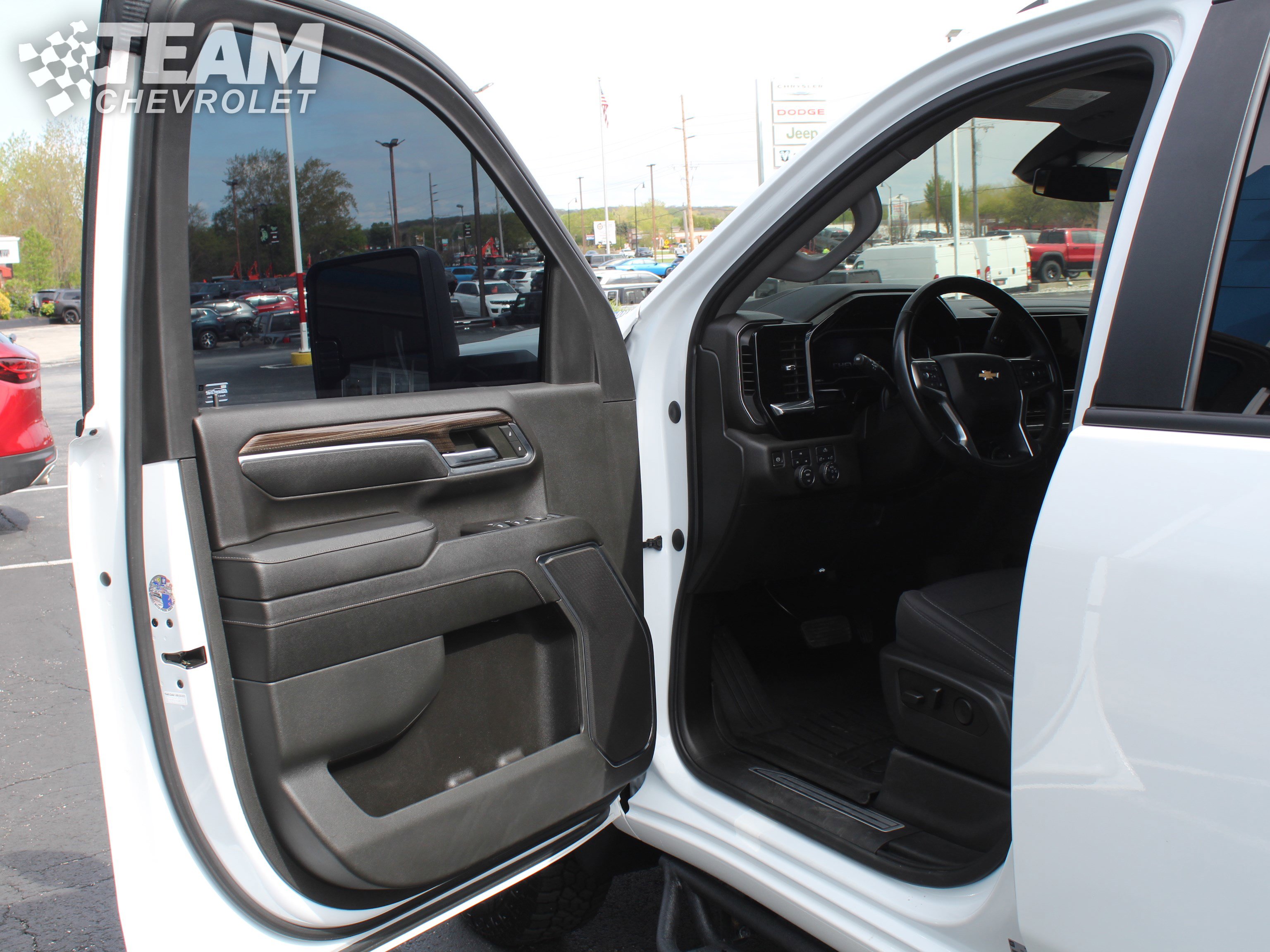 Used 2024 Chevrolet Silverado 3500 LT w/ Convenience Package AWD/4WD image 10