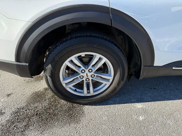 Used 2022 Ford Explorer XLT w/ Equipment Group 202A image 27