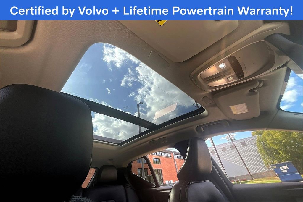 Certified 2025 Volvo XC40 B5 Core image 21