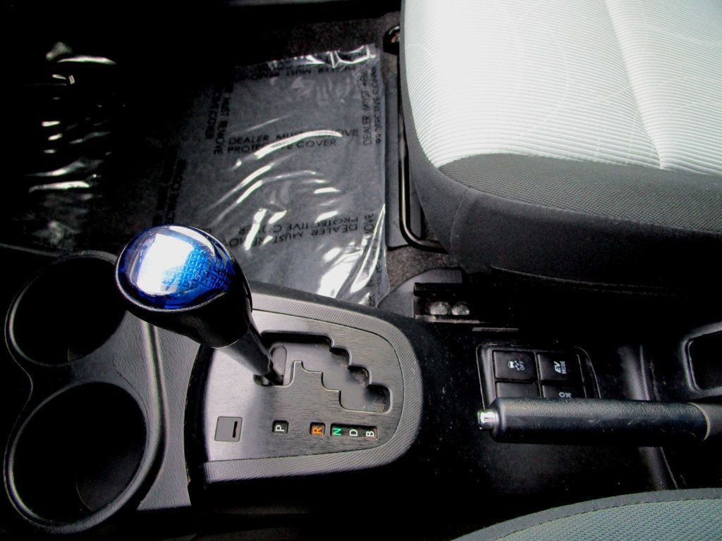 Used 2015 Toyota Prius C Two image 19