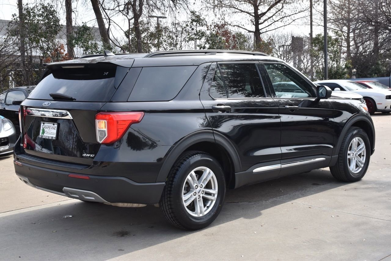 Used 2023 Ford Explorer XLT w/ Equipment Group 202A image 7