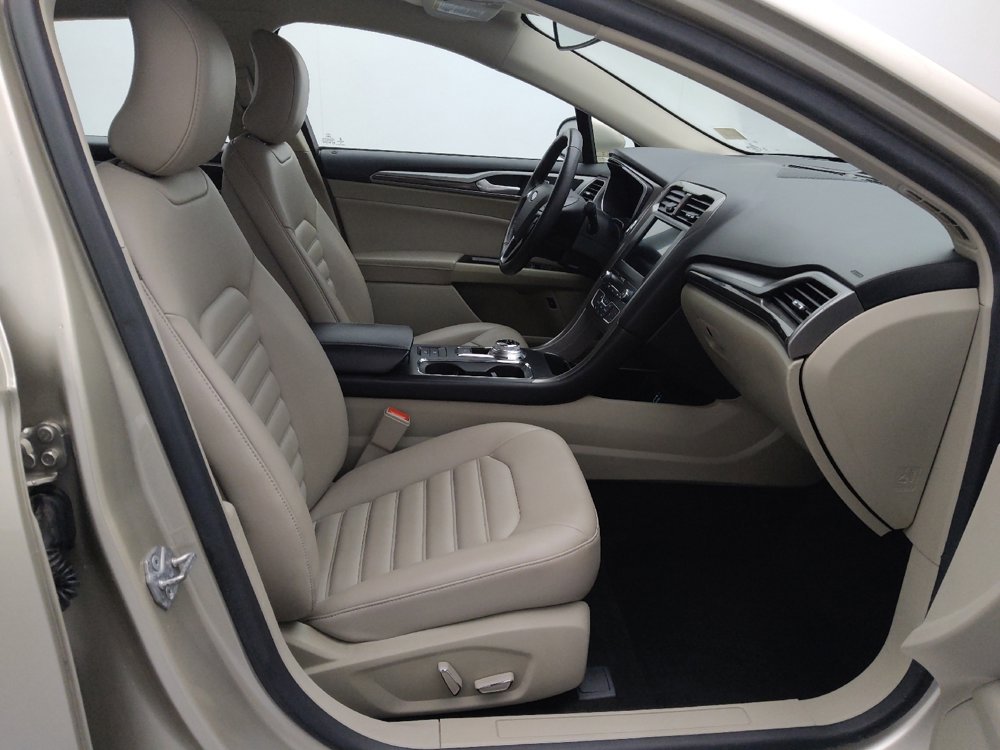 Used 2019 Ford Fusion SEL image 21