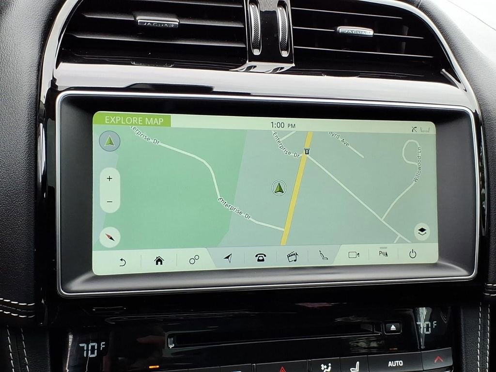 Used 2017 Jaguar F-PACE R-Sport image 22