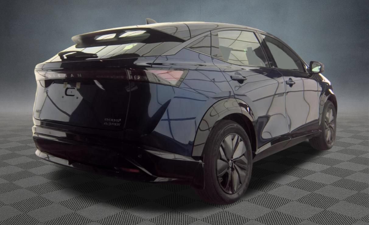 Used 2024 Nissan Ariya AWD image 2