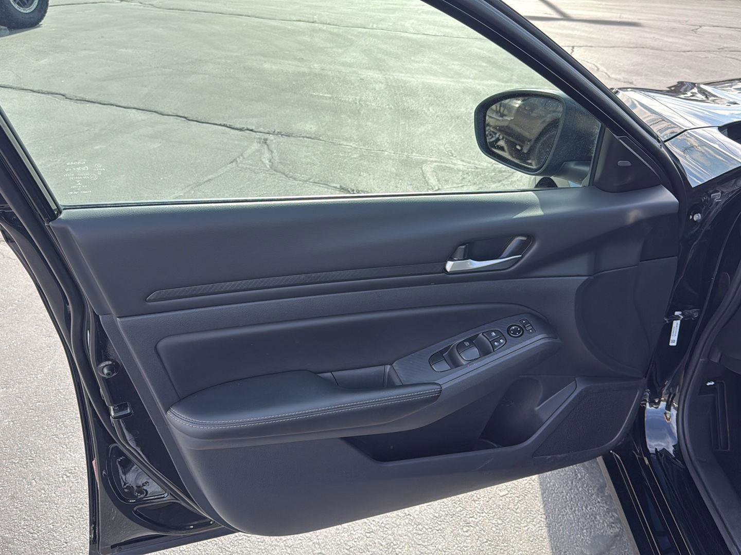 Used 2025 Nissan Altima 2.5 SV image 10