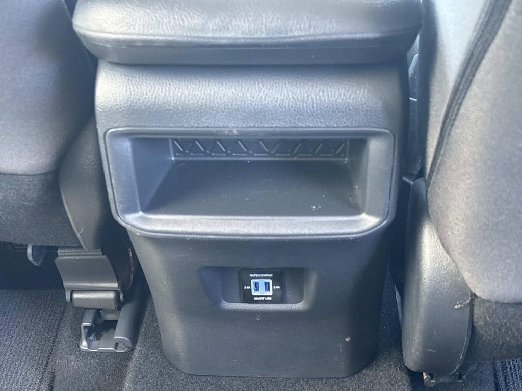 Used 2019 Toyota RAV4 LE FWD image 14