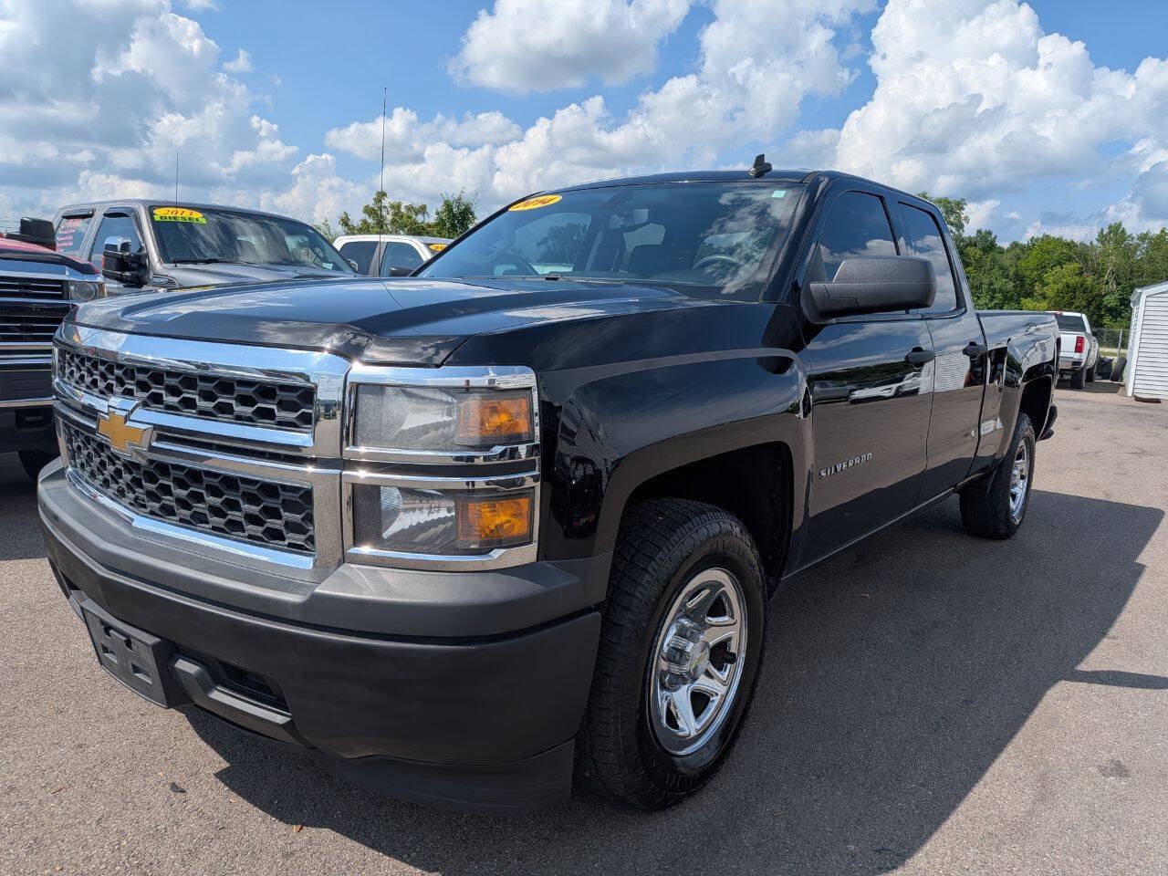 Used 2014 Chevrolet Silverado 1500 W/T w/ Trailering Package AWD/4WD image 3