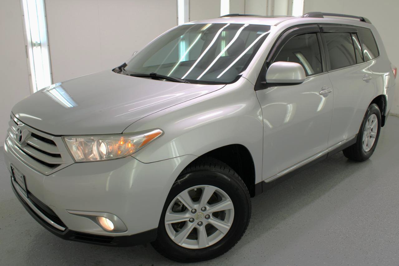 Used 2011 Toyota Highlander SE w/ Tow Pkg FWD image 28