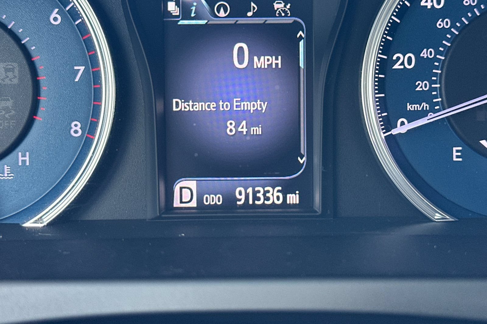Used 2017 Toyota Camry XLE w/ Moonroof Package FWD image 26
