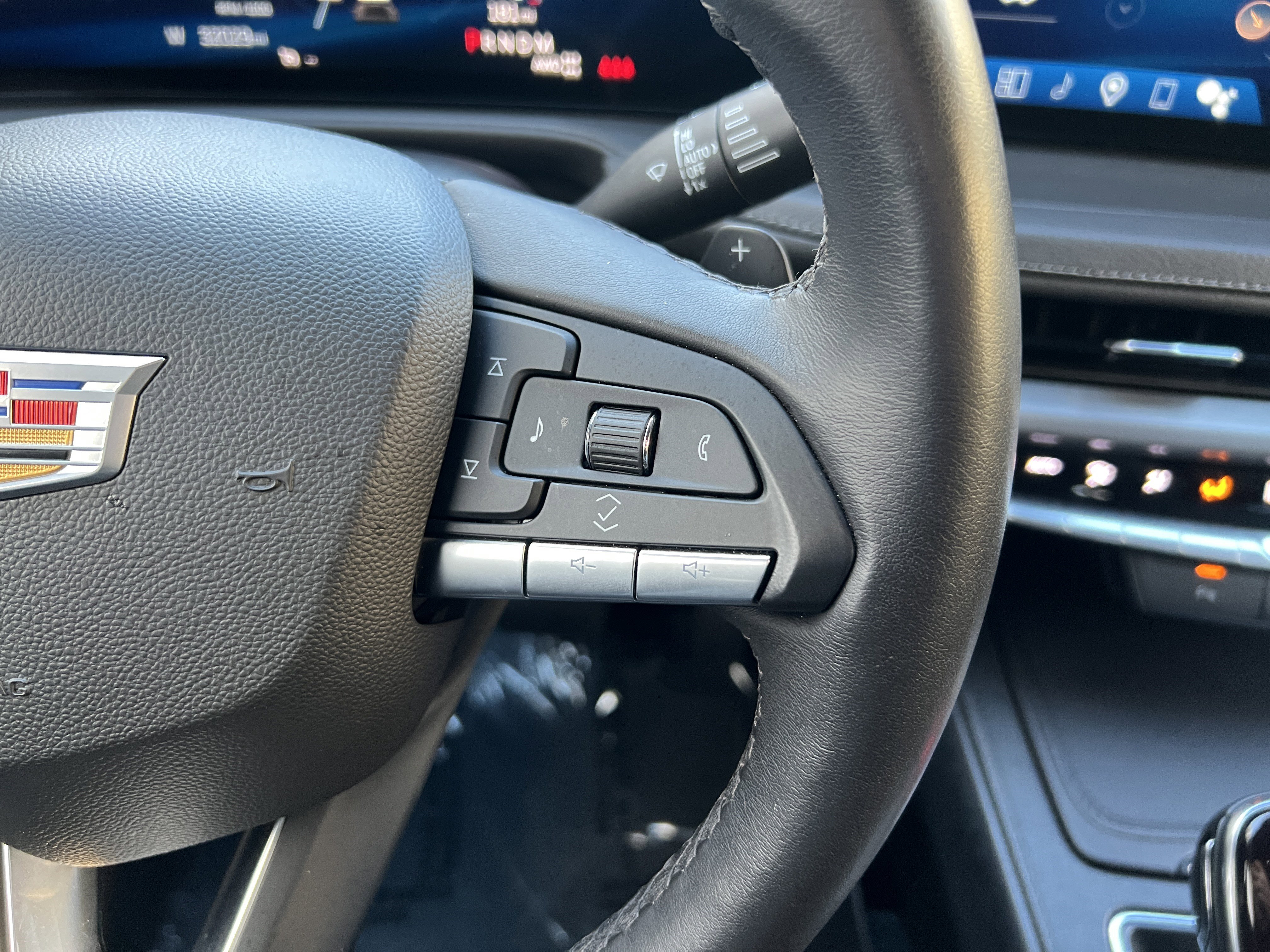 Used 2025 Cadillac XT4 Premium Luxury AWD/4WD image 28
