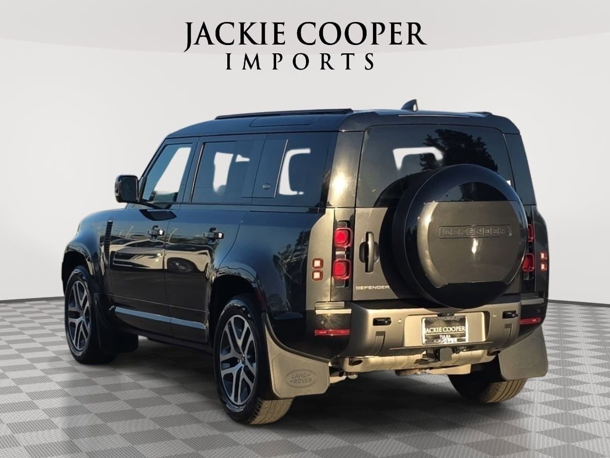 Used 2024 Land Rover Defender 110 X-Dynamic SE AWD/4WD image 7