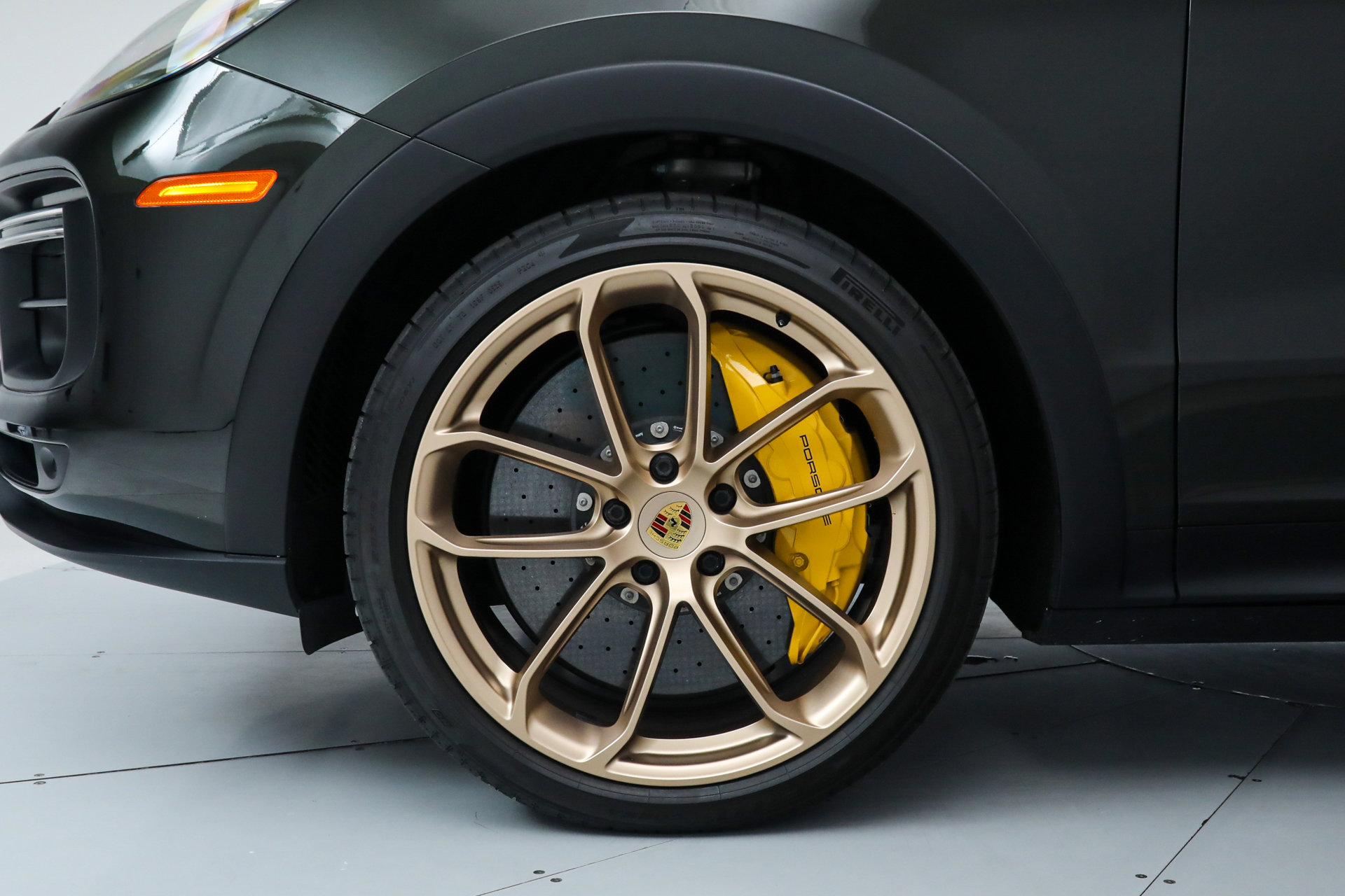 Used 2022 Porsche Cayenne Turbo GT image 40