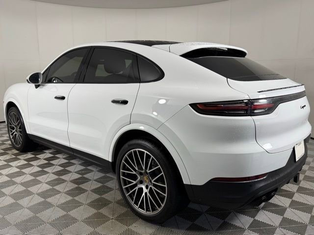 Used 2023 Porsche Cayenne Platinum Edition image 4