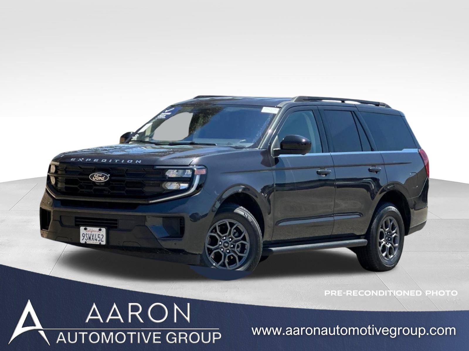 Used 2025 Ford Expedition Active AWD/4WD image 1
