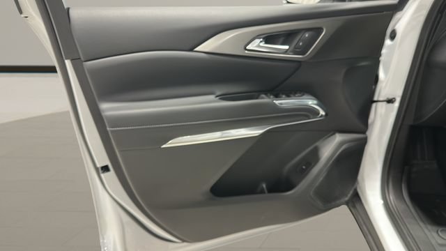 New 2027 Chevrolet Traverse LT w/ Midnight/Sport Edition FWD image 8