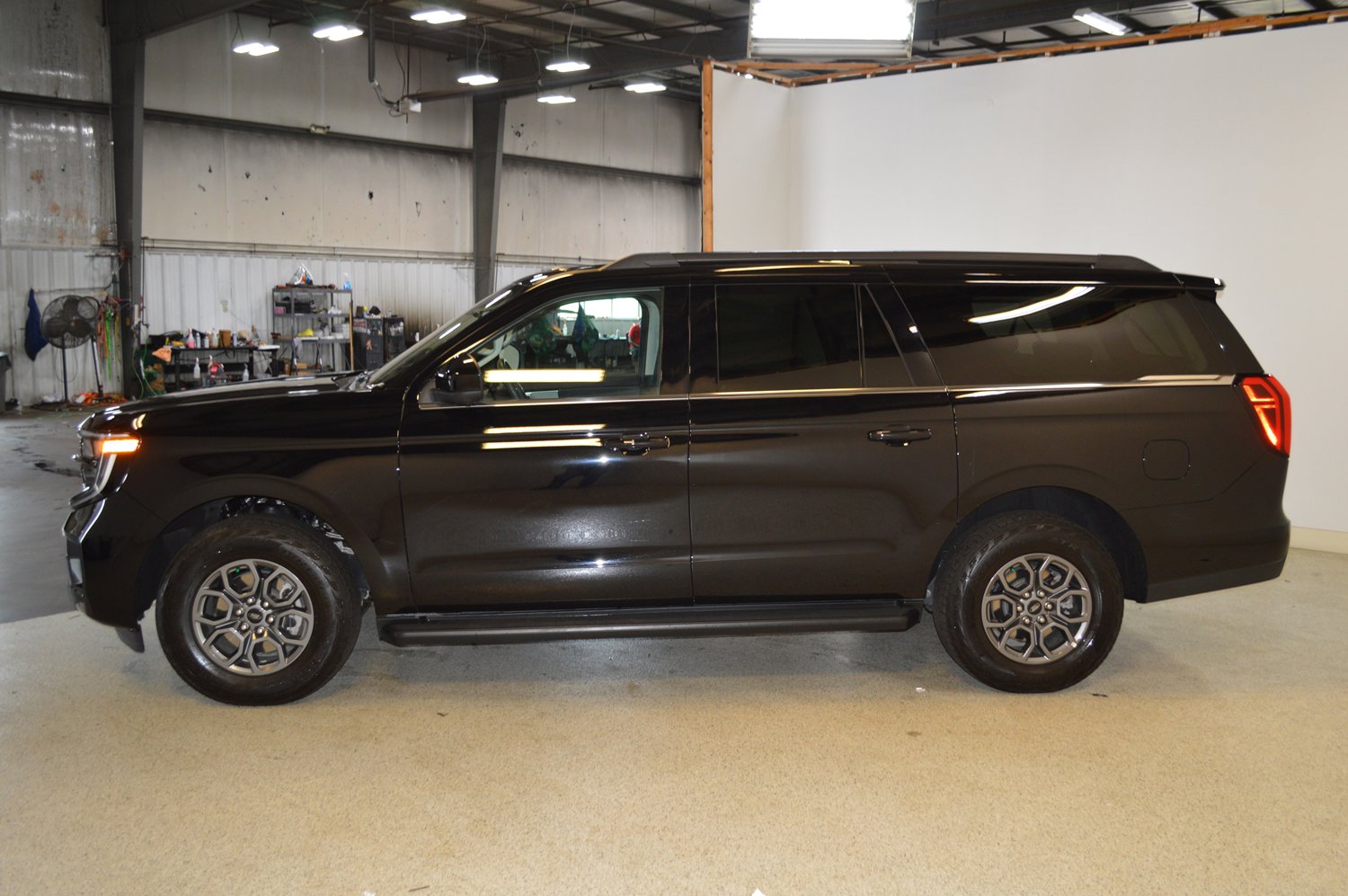 Used 2025 Ford Expedition Max Active image 6