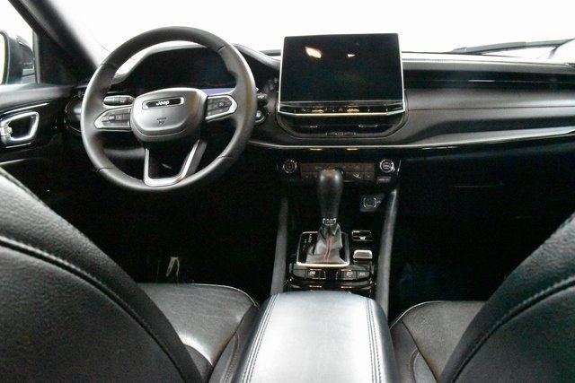 Used 2024 Jeep Compass Trailhawk image 18