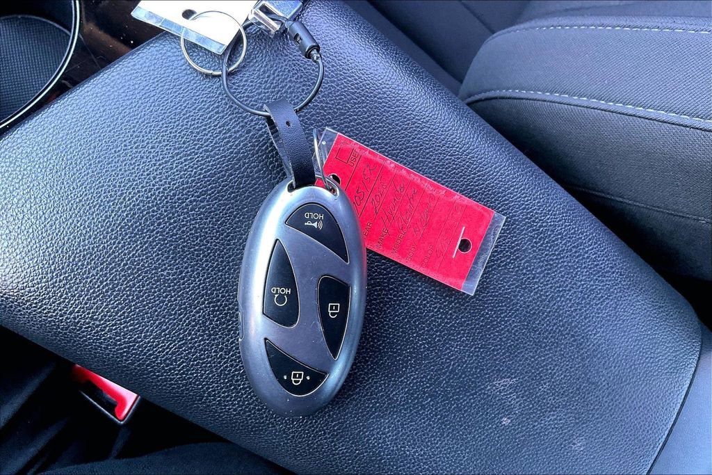 Used 2025 Hyundai Elantra SEL image 9