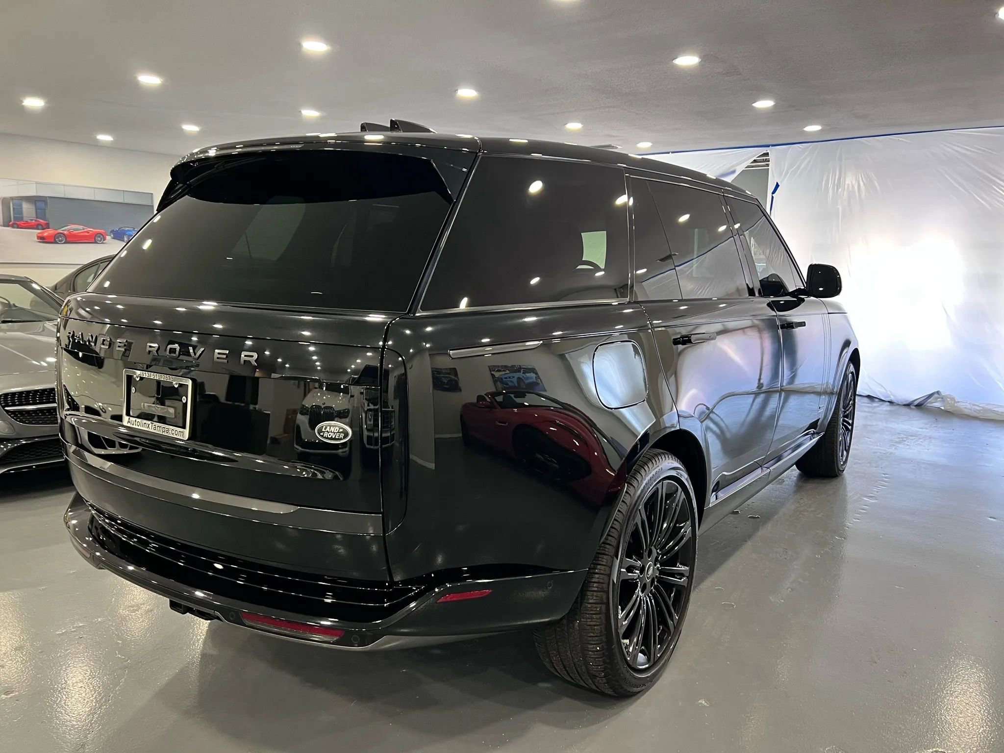 Used 2023 Land Rover Range Rover Long Wheelbase Autobiography image 6