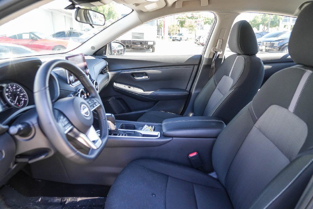 Used 2025 Nissan Sentra SV w/ All-Weather Package FWD image 17
