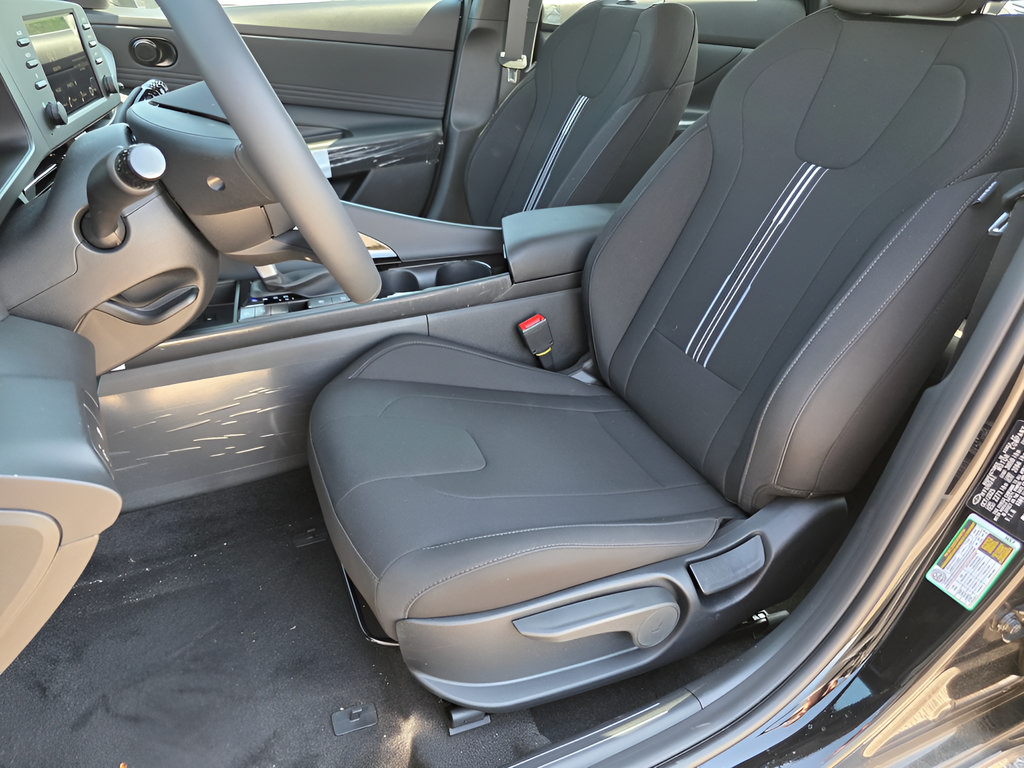 New 2026 Hyundai Elantra SEL Sport Premium FWD image 13