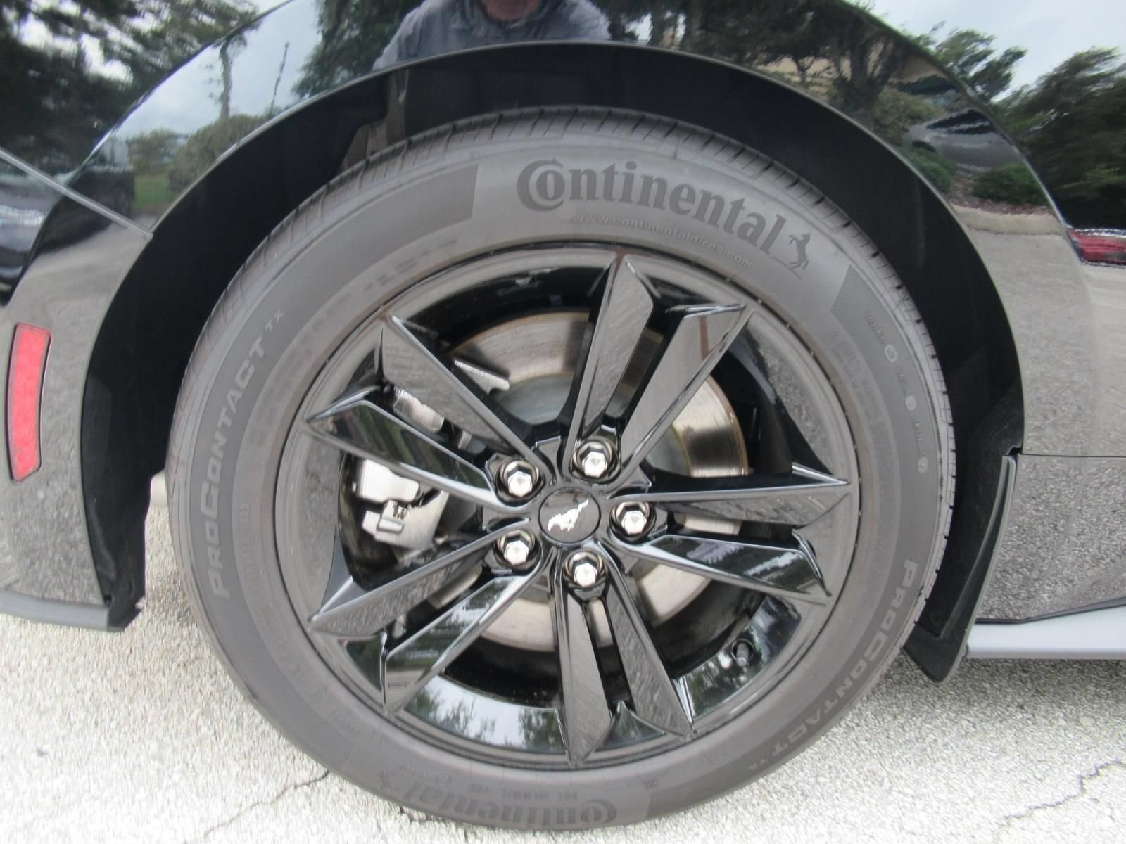 Used 2025 Ford Mustang GT RWD image 9