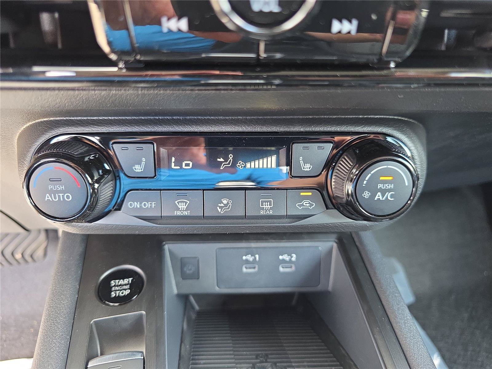 New 2026 Nissan Kicks SV w/ SV Premium Package FWD image 32
