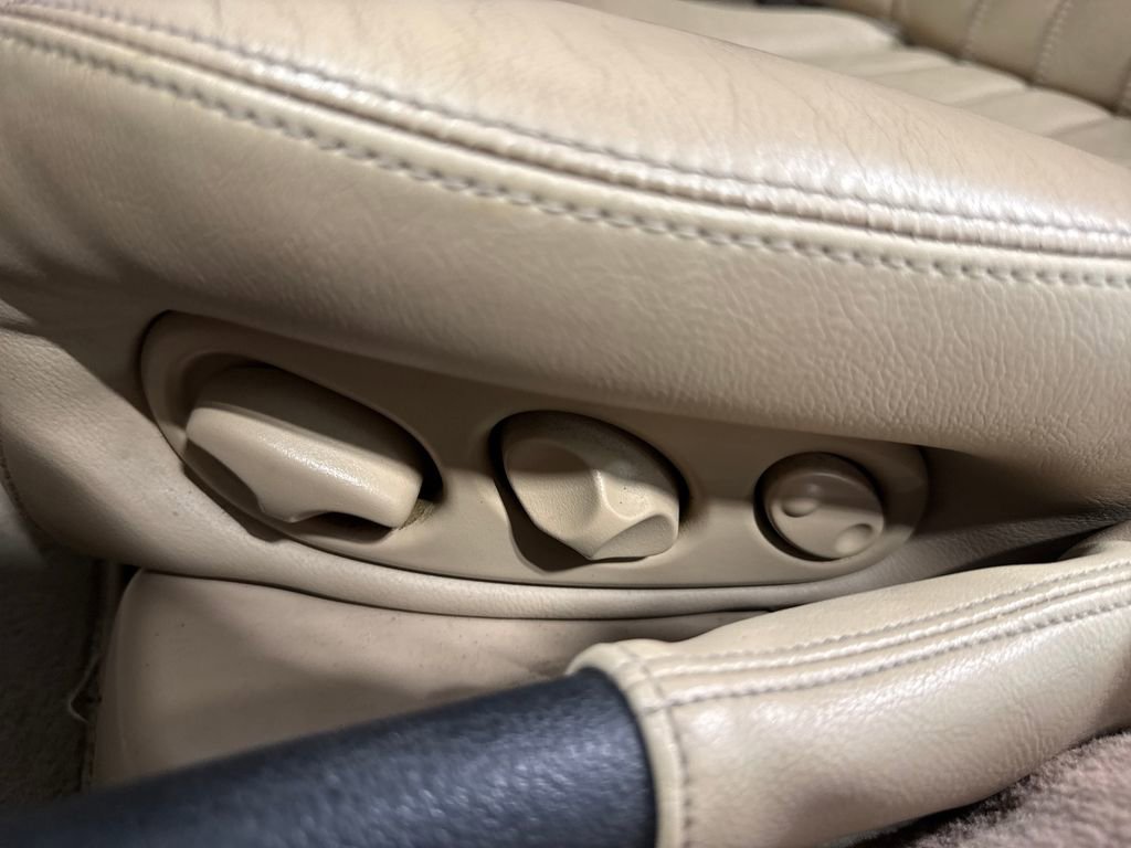Used 2004 Jaguar XK8 Convertible RWD image 23