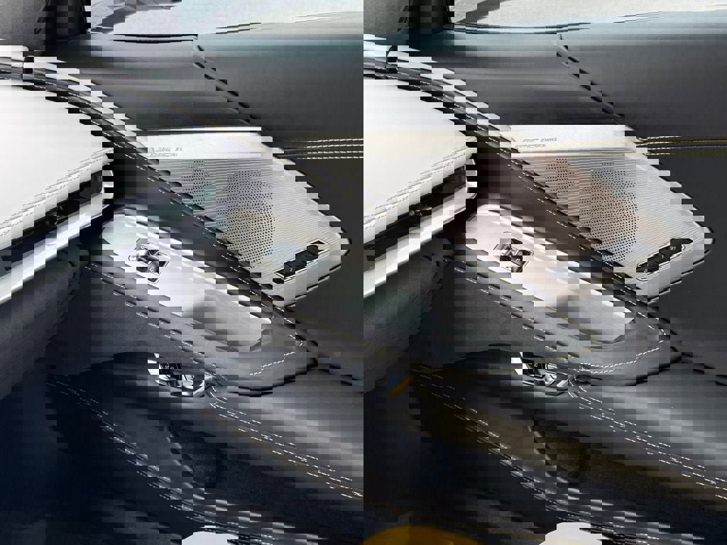 Used 2022 Chevrolet Corvette Stingray Premium Conv w/ Z51 Performance Package image 26