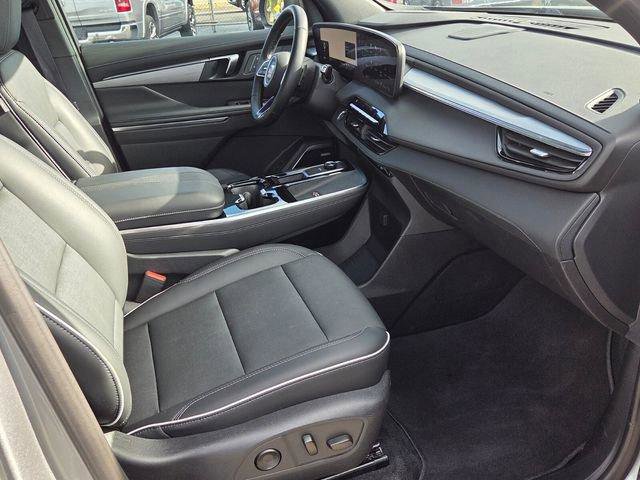 Certified 2025 Buick Enclave Preferred image 17